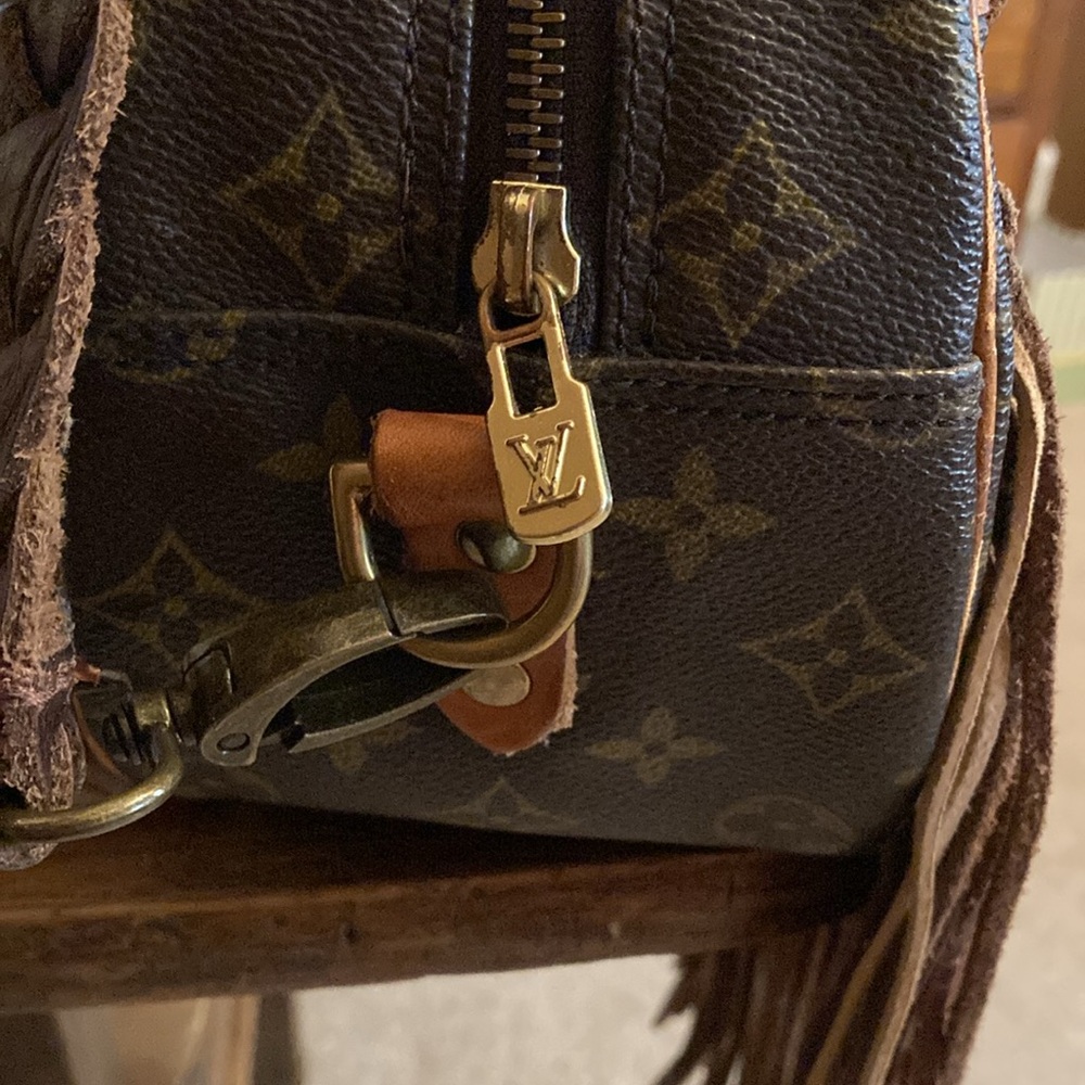Vintage Boho Louis Vuitton Fringe Bag w/Hand Braided CB Strap, Charm & DB EUC - Picture 6 of 16
